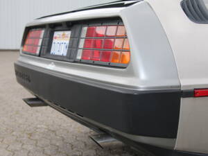 Image 55/92 of DeLorean DMC-12 (1982)