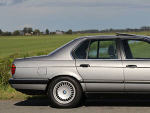 Image 10/41 of BMW 735i (1987)