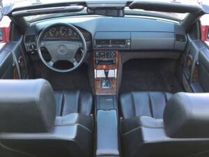 Image 17/32 de Mercedes-Benz 300 SL-24 (1992)