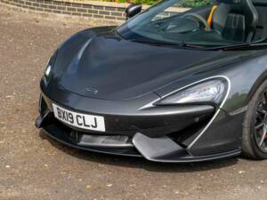 Image 15/44 of McLaren 570S Spider (2019)