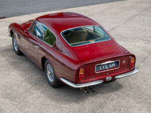 Image 8/14 of Aston Martin DB 6 Mk II (1970)