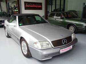 Image 4/19 of Mercedes-Benz 300 SL (1993)