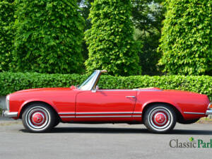 Immagine 2/50 di Mercedes-Benz 230 SL (1964)