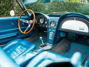 Bild 13/19 von Chevrolet Corvette Sting Ray (1966)