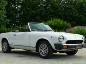 Image 3/50 of FIAT Spider 2000 Pininfarina 50th Anniversary Edition (1981)