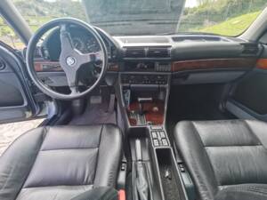 Bild 20/26 von BMW 750i (1990)