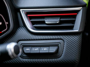 Image 24/33 of Renault Clio III 1.4 16V (2012)