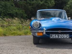 Image 9/50 of Jaguar E-Type (2+2) (1968)