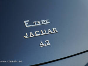 Image 4/30 de Jaguar E-Type 4.2 (1967)