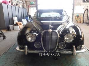 Image 8/50 of Jaguar S-Type 3.8 (1964)