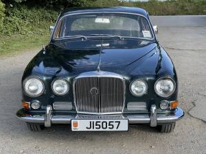 Image 2/10 of Jaguar 420 (1967)