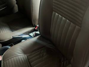 Image 3/4 de Alfa Romeo 2000 Berlina (1974)