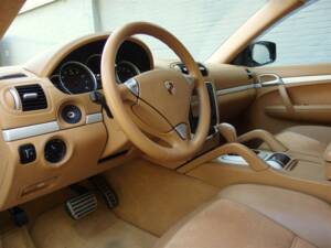 Image 53/98 of Porsche Cayenne GTS (2008)