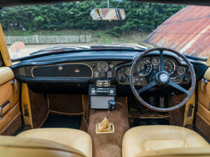 Image 23/30 de Aston Martin DB 6 Vantage (1969)