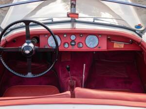Image 14/20 of Jaguar XK 120 OTS (1950)