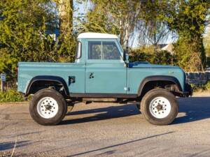 Image 5/50 de Land Rover 90 (1987)