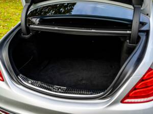 Image 17/43 of Mercedes-Benz C 63 S AMG (2015)