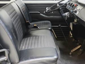 Bild 15/26 von Volkswagen T2a Kleinbus L (1971)