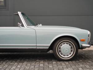 Image 10/50 of Mercedes-Benz 280 SL (1968)