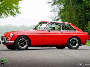 Image 23/46 de MG MGB GT V8 (1975)