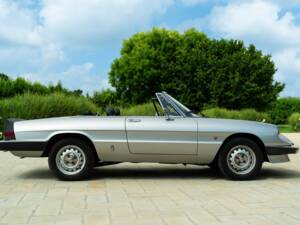 Image 16/50 of Alfa Romeo 2.0 Spider (1985)