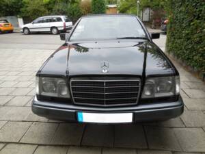 Imagen 161/171 de Mercedes-Benz E 220 (1994)