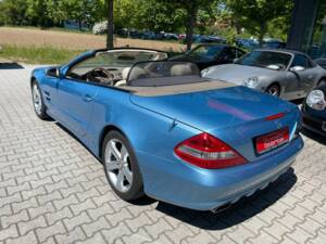 Image 4/19 of Mercedes-Benz SL 500 (2008)
