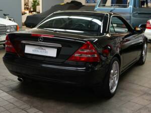 Image 9/28 of Mercedes-Benz SLK 230 Kompressor (2003)