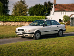 Image 22/50 of Audi 80 - 2.0 E (1993)