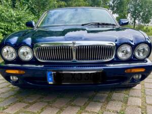 Bild 15/19 von Jaguar XJ 8 Sovereign (2000)