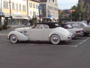 Image 4/7 of Cord 812 Phaeton (1937)