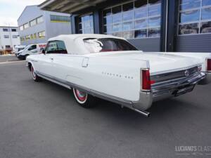 Imagen 49/52 de Buick Electra 225 Custom Convertible (1964)