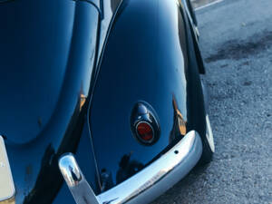 Image 63/130 of Volkswagen Beetle 1200 Export &quot;Oval&quot; (1954)