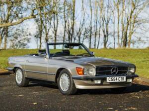 Image 1/33 of Mercedes-Benz 500 SL (1986)