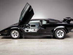 Image 16/50 of Lamborghini Countach LP 400 S (1982)