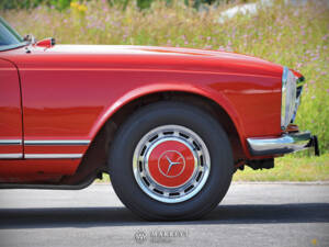 Image 18/70 of Mercedes-Benz 280 SL (1969)