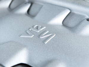 Image 19/21 de Aston Martin V12 Vanquish S (2004)