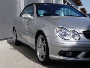 Imagen 45/48 de Mercedes-Benz CLK 55 AMG (2003)