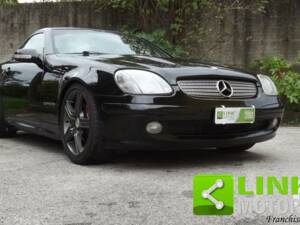 Immagine 4/10 di Mercedes-Benz SLK 200 Kompressor (2000)