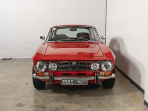 Image 7/37 of Alfa Romeo 2000 GT Veloce (1973)