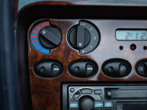 Bild 25/37 von Aston Martin DB 7 Volante (1998)