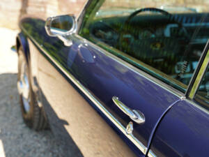 Image 29/50 of Jaguar XJ 6 C 4.2 (1977)