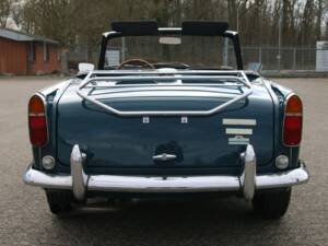 Image 5/74 of Triumph TR 250 (1968)