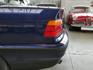 Image 28/36 of BMW 318i (1997)