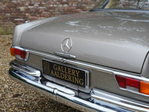 Image 43/50 of Mercedes-Benz 280 SE (1968)