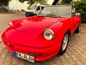 Image 1/37 de Alfa Romeo 1.6 Spider (1984)