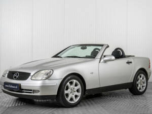 Image 1/50 of Mercedes-Benz SLK 200 (1997)