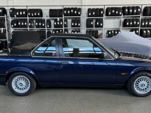 Immagine 9/19 di BMW 316i Baur TC (1990)