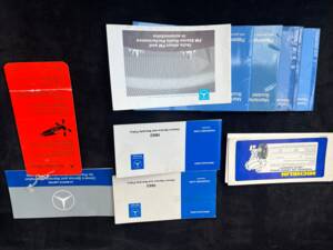 Afbeelding 66/146 van Mercedes-Benz 380 SL (1982)