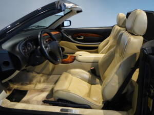 Bild 6/22 von Aston Martin DB 7 Vantage Volante (2002)